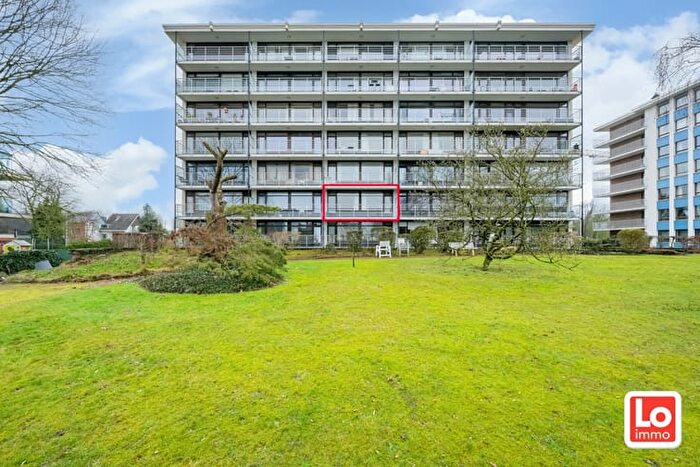 12-kamerappartement te koop in Sint-Amandsberg