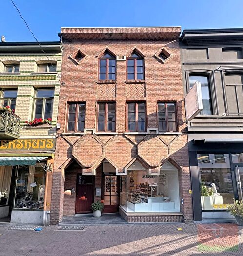 19-kamerappartement te koop in Zottegem