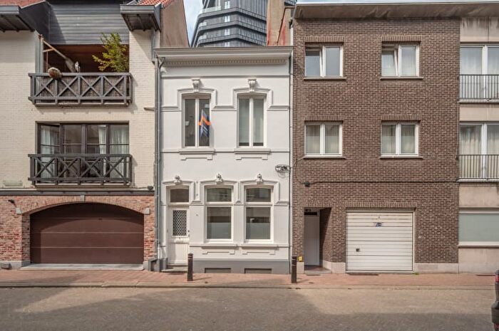 14-kamerhuis te koop in Heist-aan-Zee