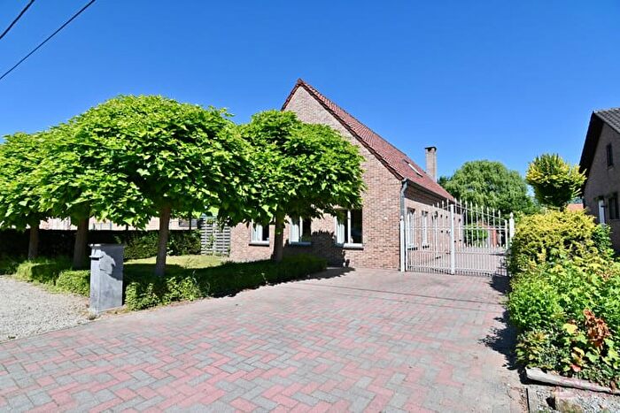 12-kamerhuis te koop in Nieuwerkerken (3850)