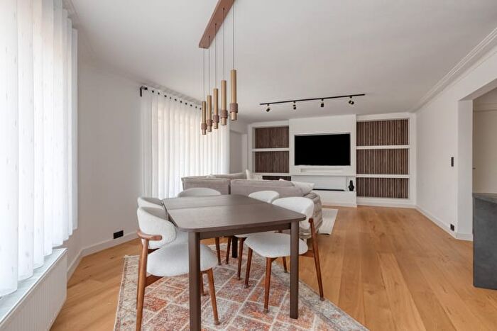 11-kamerappartement te koop in Strombeek-Bever