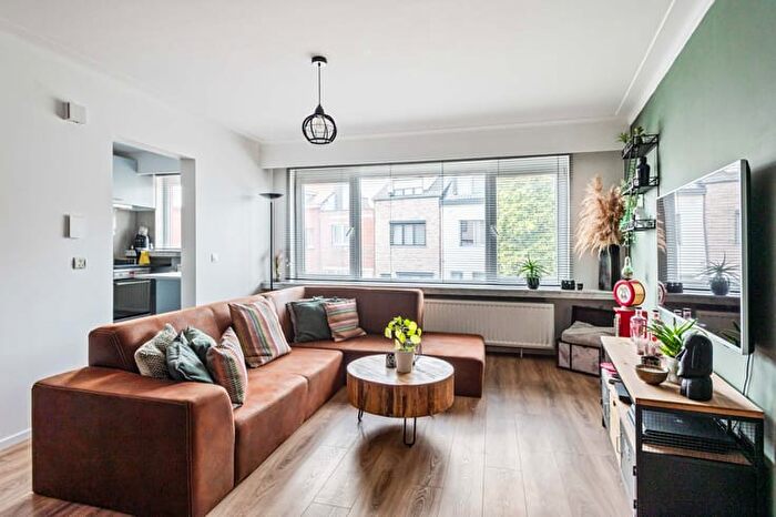 9-kamerappartement te koop in Schoten