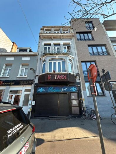 17-kamerhuis te koop in Merksem