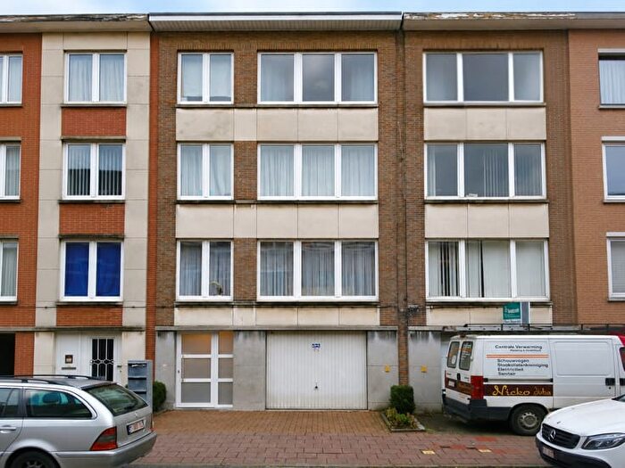 17-kamerhuis te koop in Deurne (2100)