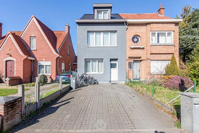 11-kamerhuis te koop in Sint-Niklaas
