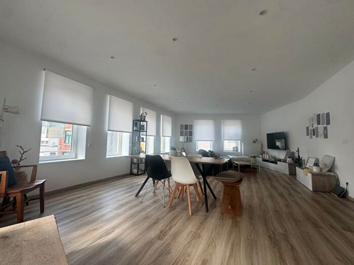 10-kamerappartement te huur in Sint-Kruis