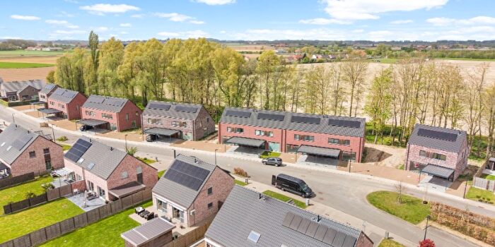 Huis te koop in Neerwaasten