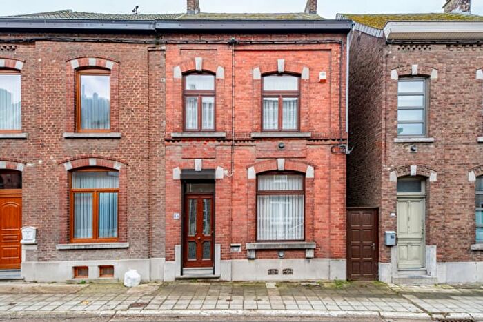 15-kamerhuis te koop in Mont-sur-marchienne