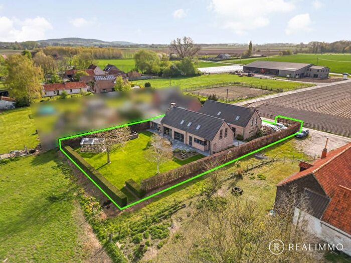 18-kamerhuis te koop in Pottes