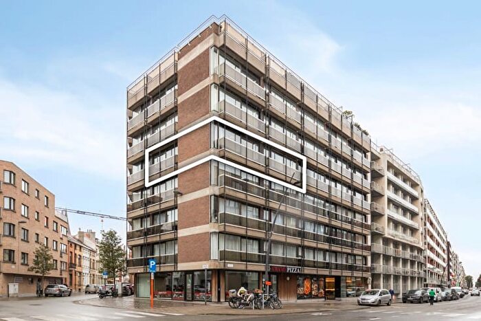 10-kamerappartement te koop in Oostende