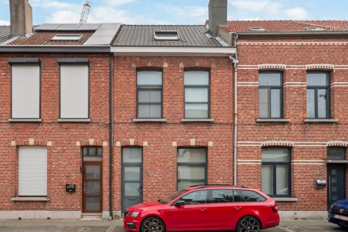 11-kamerhuis te koop in Schoten
