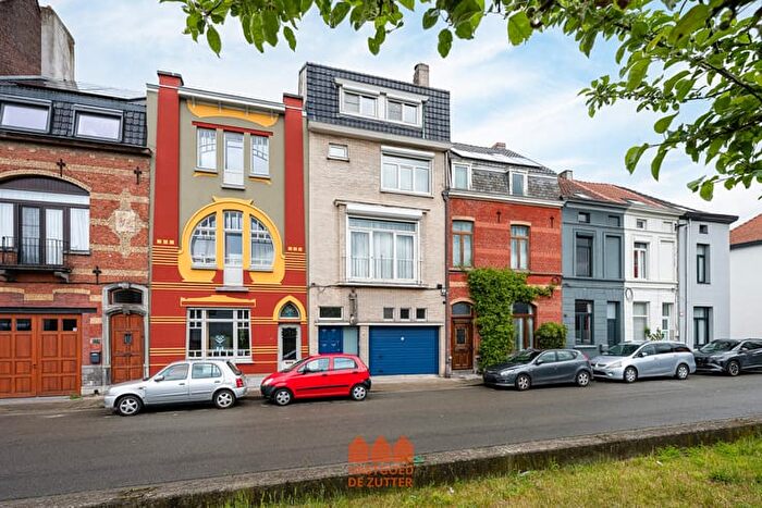 16-kamerhuis te koop in Ledeberg