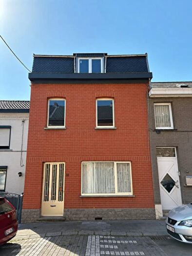 9-kamerhuis te koop in La Louvière