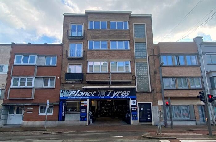 8-kamerhuis te koop in LA LOUVIÈRE