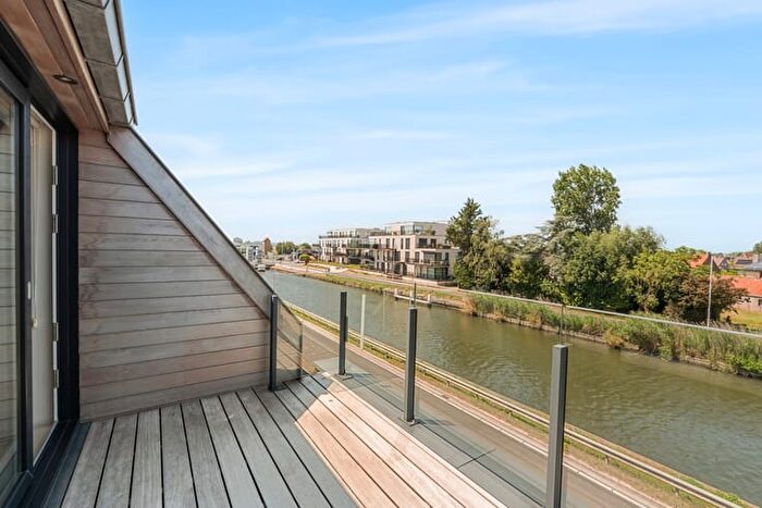 11-kamerappartement te koop in Oudenburg