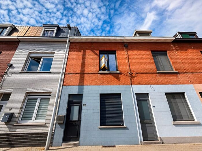 9-kamerhuis te koop in Sint-Pieters-Leeuw