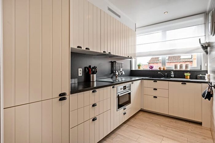 9-kamerappartement te koop in Merksem
