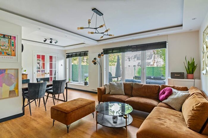 12-kamerappartement te koop in Kapellen (2950)