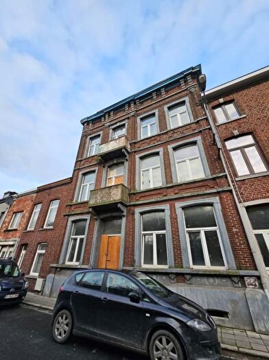8-kamerhuis te koop in Marchienne-au-Pont
