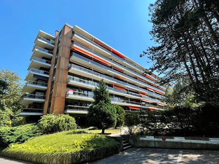 11-kamerappartement te koop in Strombeek-Bever