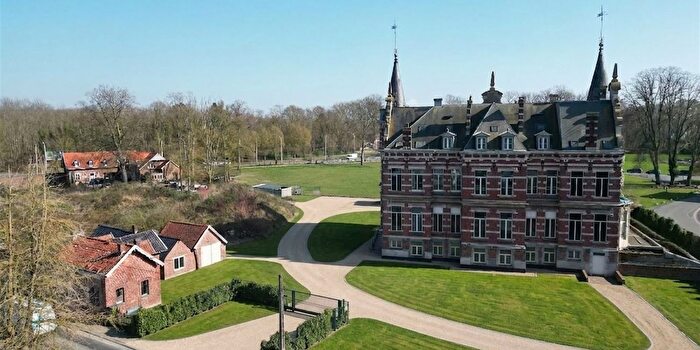 12-kamerhuis te koop in Ramegnies-Chin
