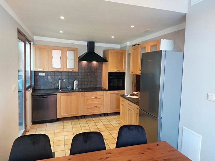 11-kamerappartement te huur in Saint-Servais