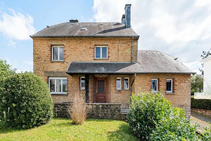 18-kamerhuis te koop in Étalle