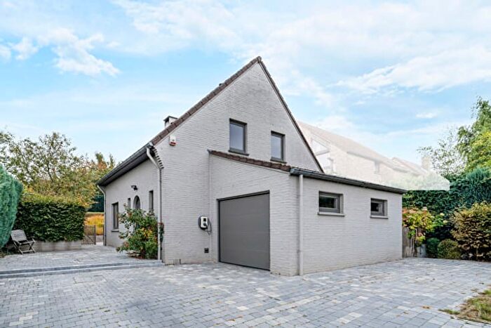 12-kamerhuis te koop in Genval