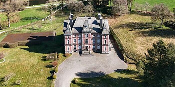 12-kamerhuis te koop in Erneuville