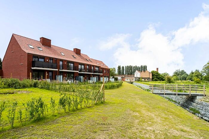 12-kamerappartement te huur in Ronse