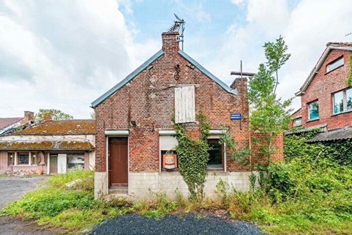 10-kamerhuis te koop in Sars-la-bruyère