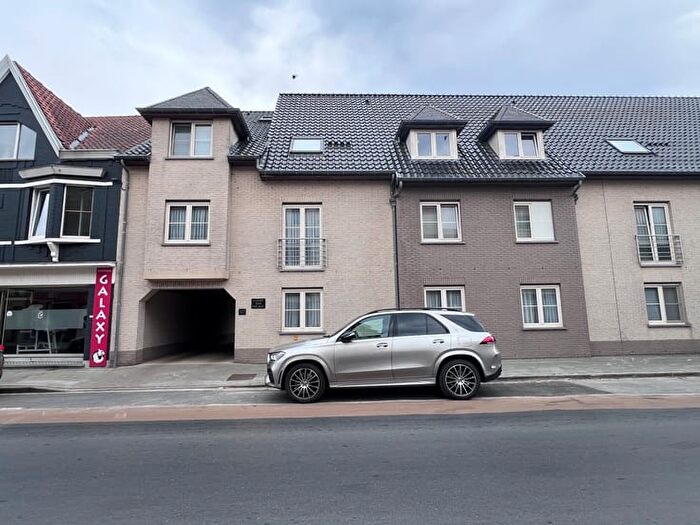 14-kamerappartement te koop in Eernegem
