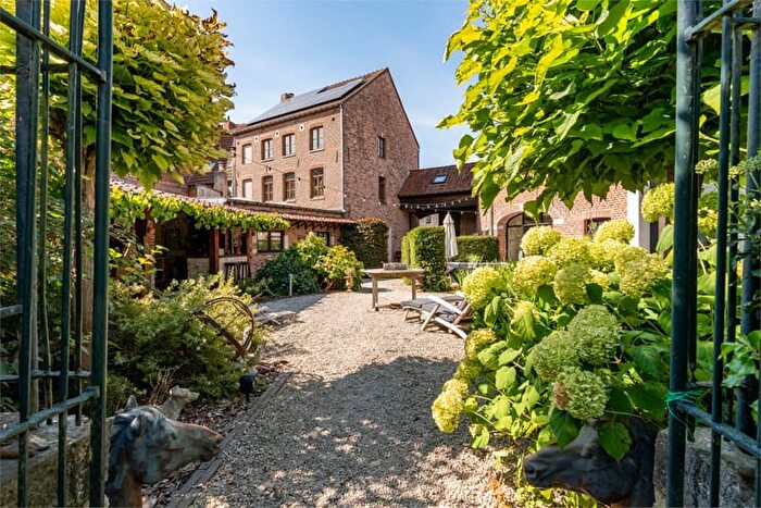 12-kamerhuis te koop in Hoegaarden