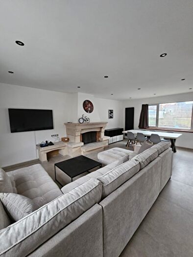 6-kamerappartement te huur in Charleroi