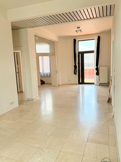 10-kamerappartement te huur in Charleroi