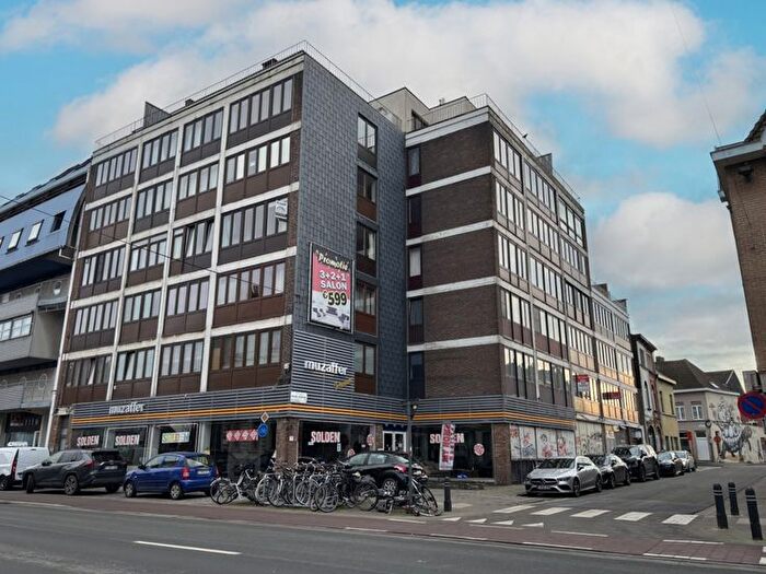 6-kamerappartement te koop in Sint-Amandsberg