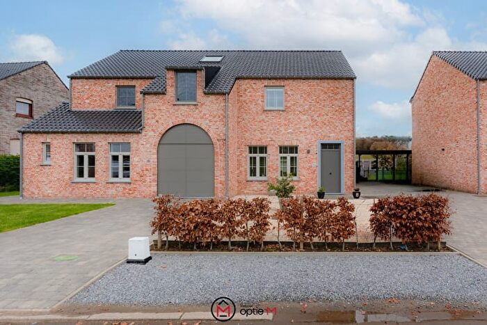 12-kamerhuis te koop in Bilzen-Hoeselt