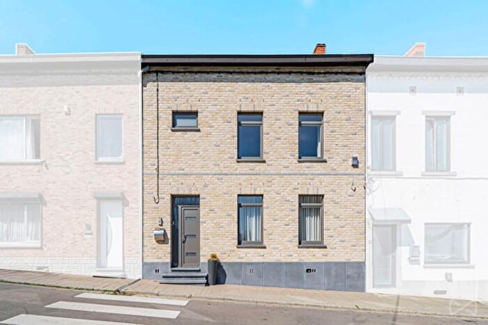 16-kamerhuis te koop in Jumet