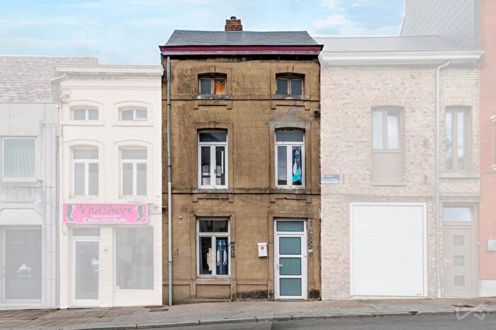 12-kamerhuis te koop in Chimay