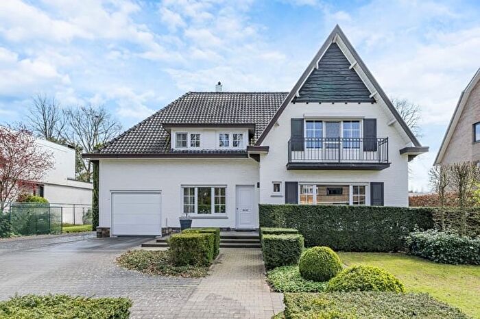 14-kamerhuis te koop in Genk