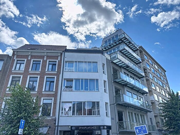 5-kamerappartement te huur in Antwerpen (2000)