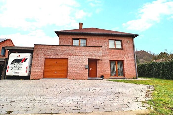 3-kamerhuis te koop in Charleroi Monceau-sur-Sambre
