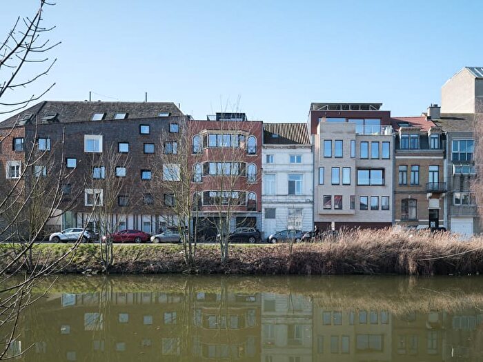 17-kamerappartement te koop in Gent