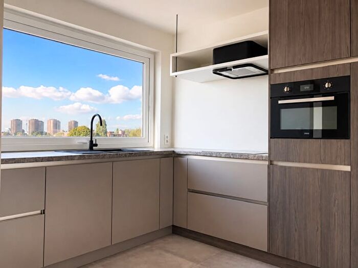 8-kamerappartement te koop in Merksem