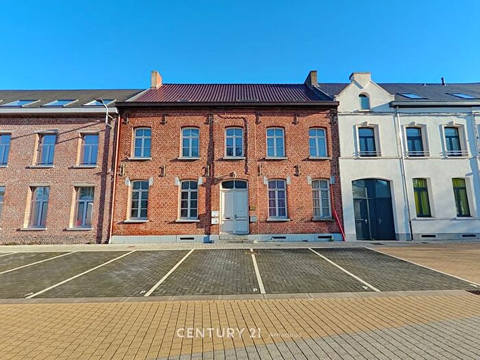 8-kamerhuis te koop in Brugelette