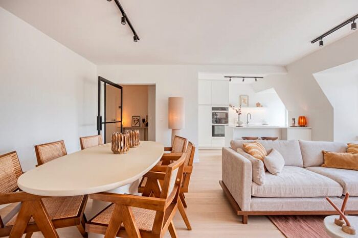 10-kamerappartement te koop in Brugge