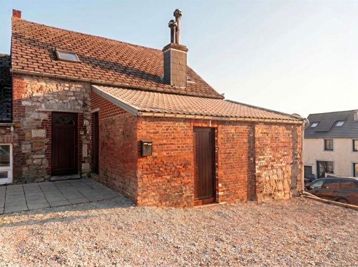 11-kamerhuis te huur in Yves-Gomezee