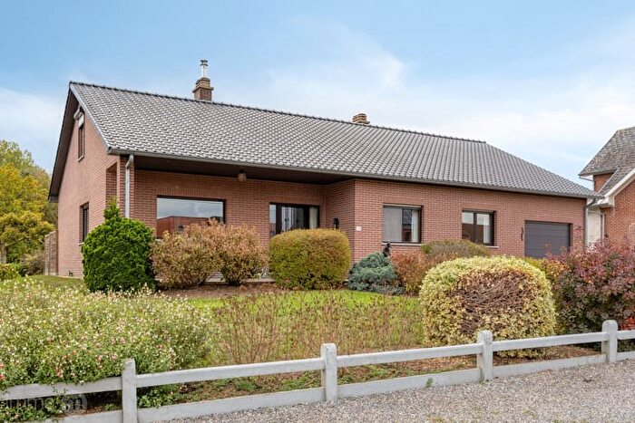 18-kamerhuis te koop in Binkom