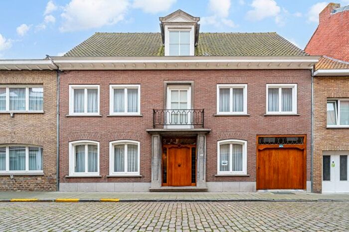 6-kamerhuis te koop in Veurne