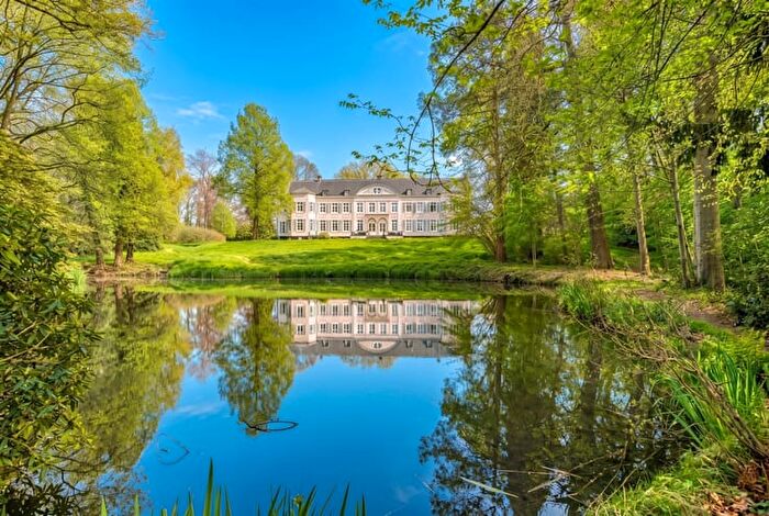 8-kamerhuis te koop in LUBBEEK